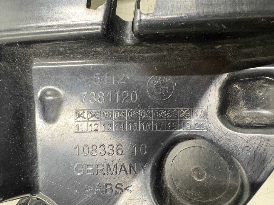 Десен водач / държач задна броня БМВ Х1 Ф48 BMW X1 F48