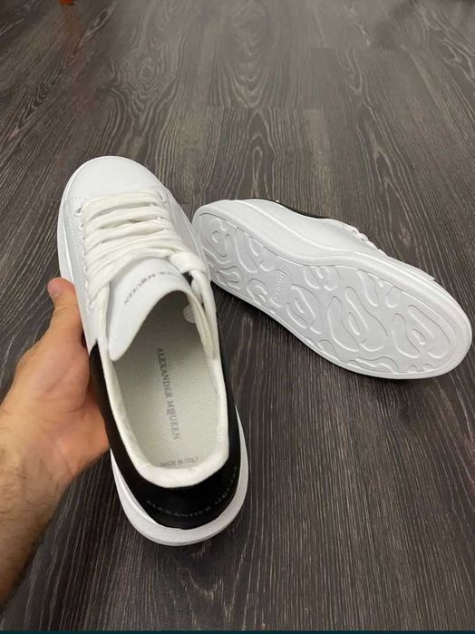 Adidasi White produs NOU alexander MCQ