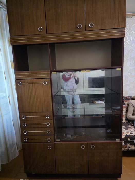 Продам сервант в хорошем состоянии