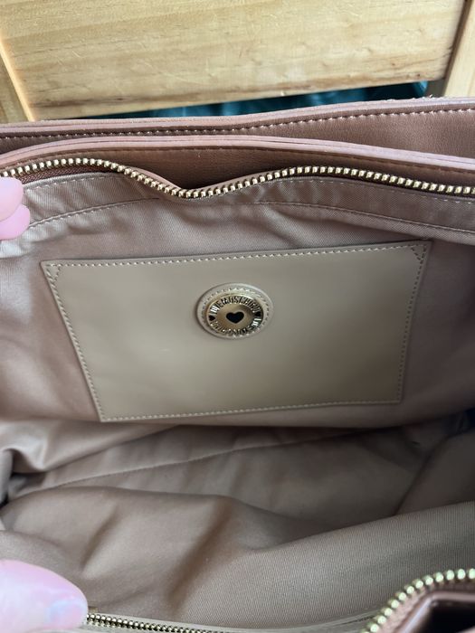 Love Moschino дамска чанта.