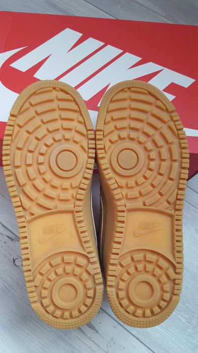 Кафяви кецове Nike Court Borough Mid Winter размер 41