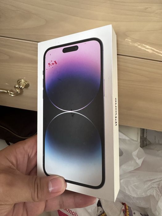 Продам айфон 14 про макс 256 гигов доки имеются