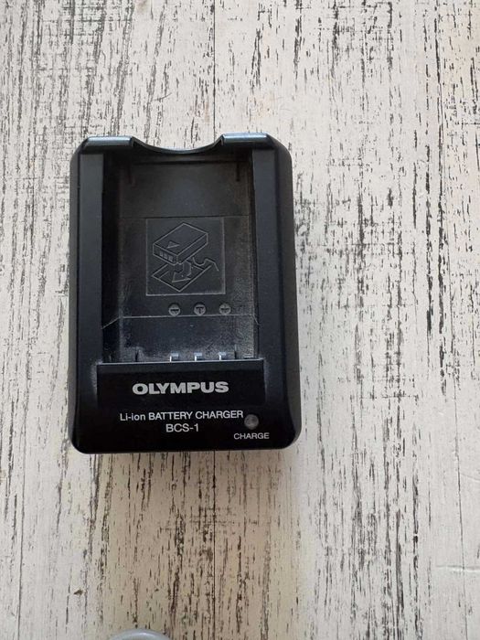 Olympus E-420 DSLR двоен кит 14-42mm + 40-150mm употребяван с аксесоари