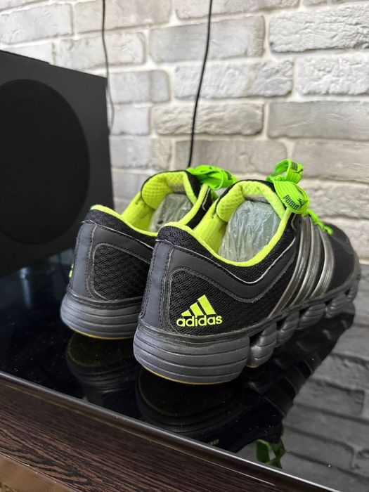 Оригинальные кроссы adidas
