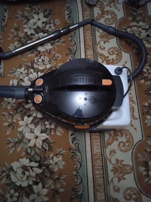 Моющий пылесос Philips