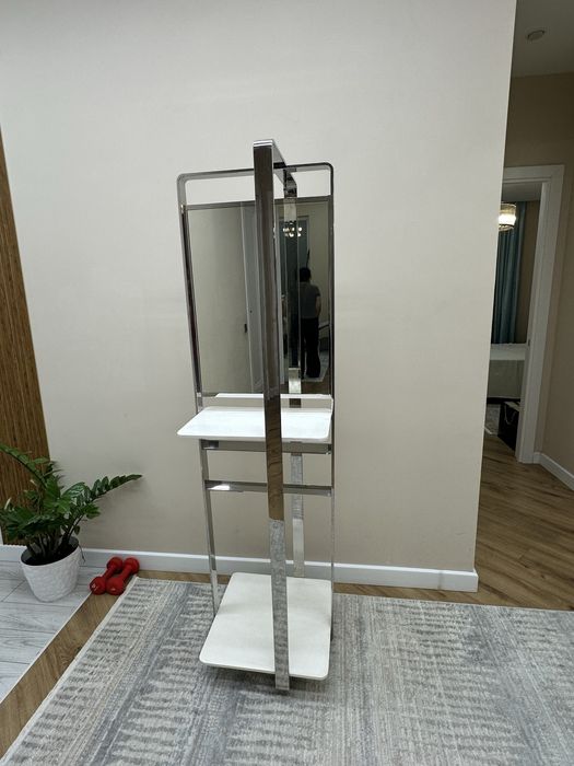 Консольный столик с зеркалом