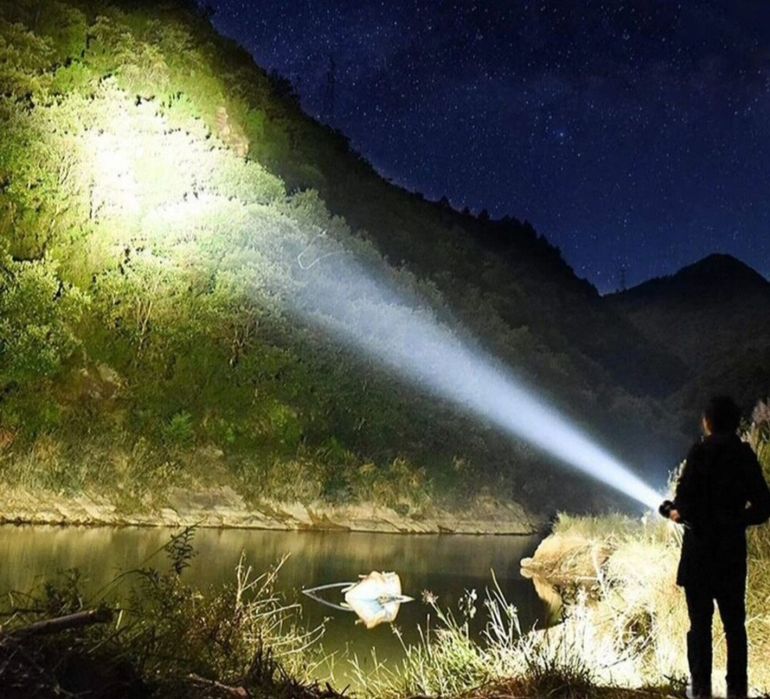 Мощный электрофонарь-прожектор