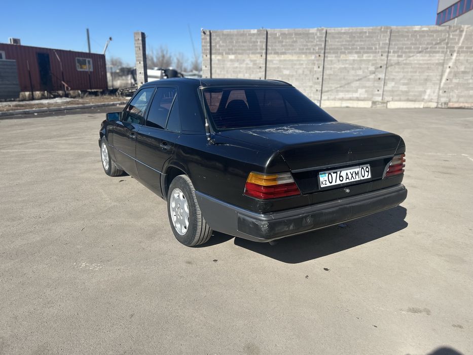 Mersedes-benz e200 (124)