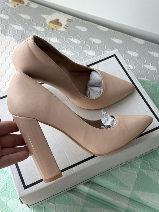 Туфли на каблуке