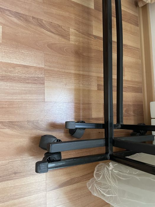 Стойка для одежды
