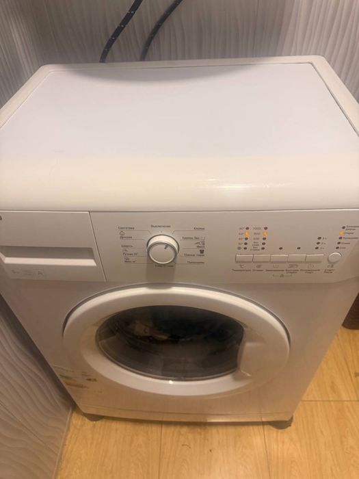 Kir moshina sotiladi