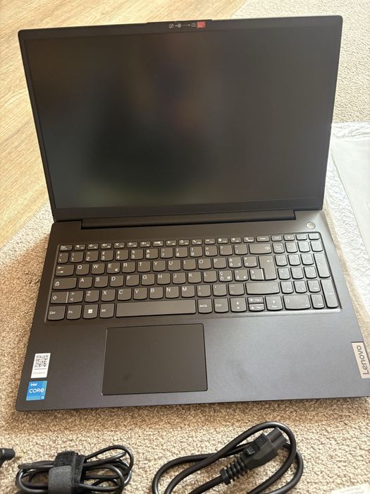 Лаптоп Lenovo V15 Gen 3