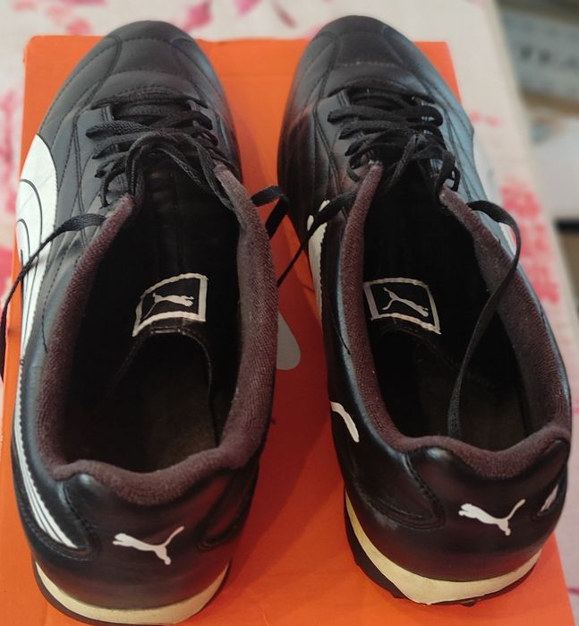 Pantofi de fotbal