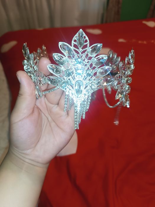 Toshli diademalar
