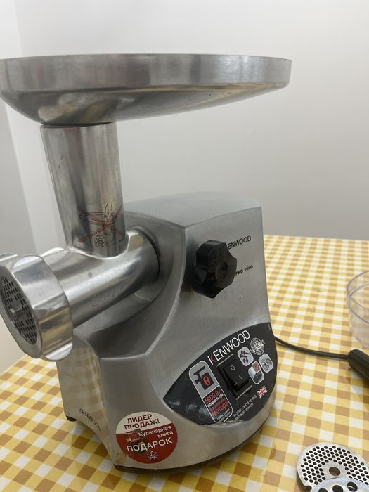 Продам мясорубку Кенвуд