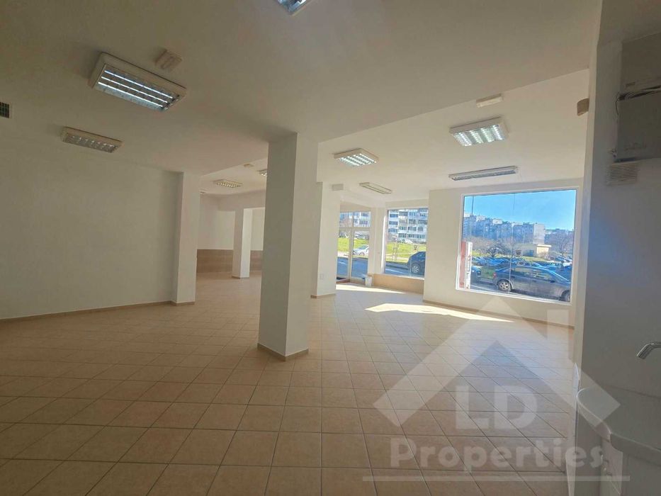 Търговско помещение под наем, кв."Владислав Варненчик"