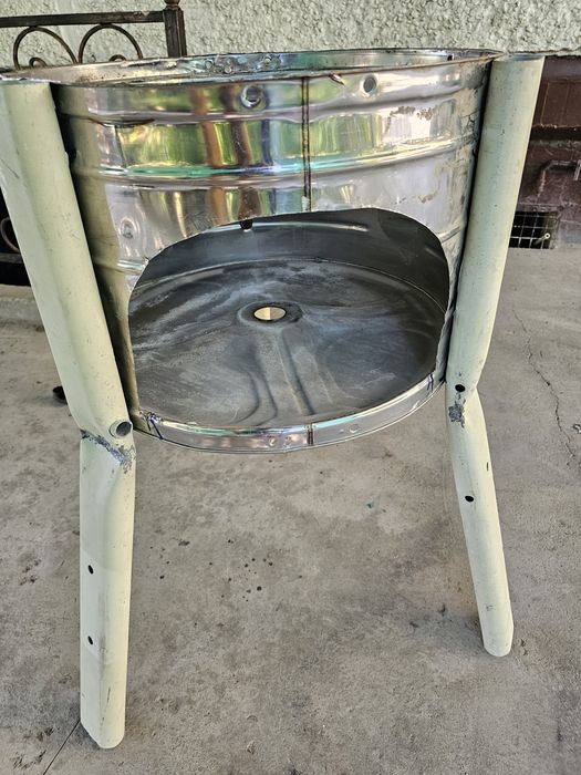 Срочно продам новый Учак никелированни и  новый..