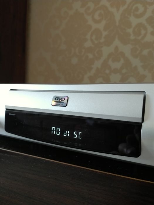 Продам CD/DVD проигрыватель.