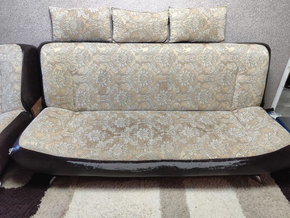 Продам диван и два кресла