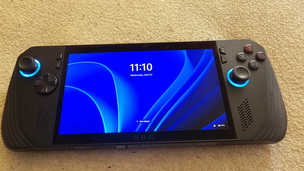 Продавам ASUS ROG Ally X