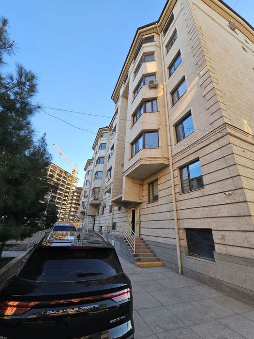 Сотилади новостройка 2хона 3 этажда 45м2 Саттепо три бочки