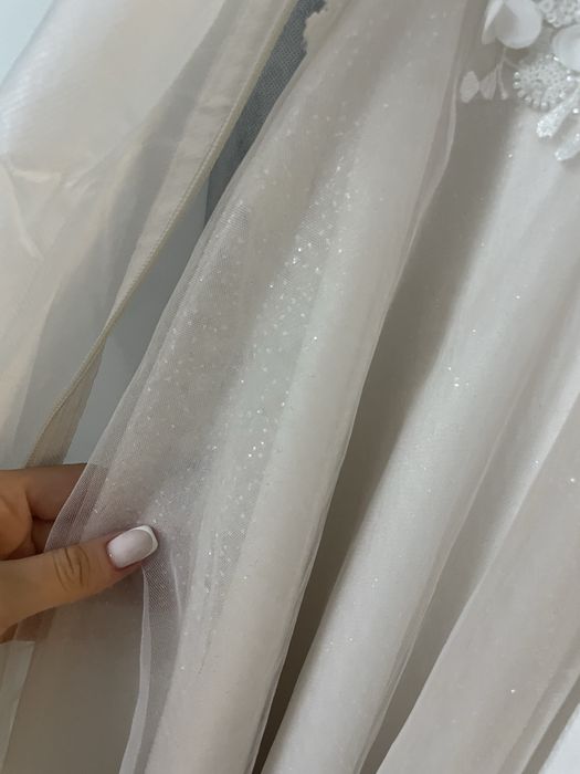 Булчинска рокля с орнаменти