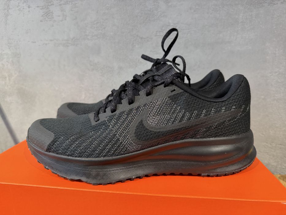 Обувки Nike Run Defy