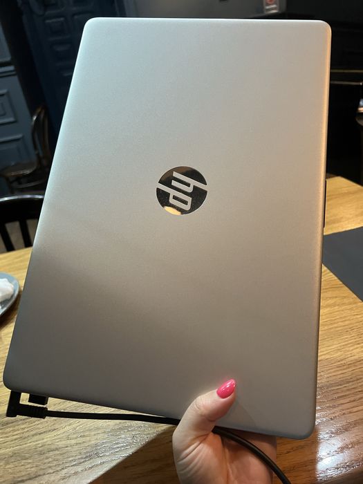 ноут бук hp (обсолютно новый)