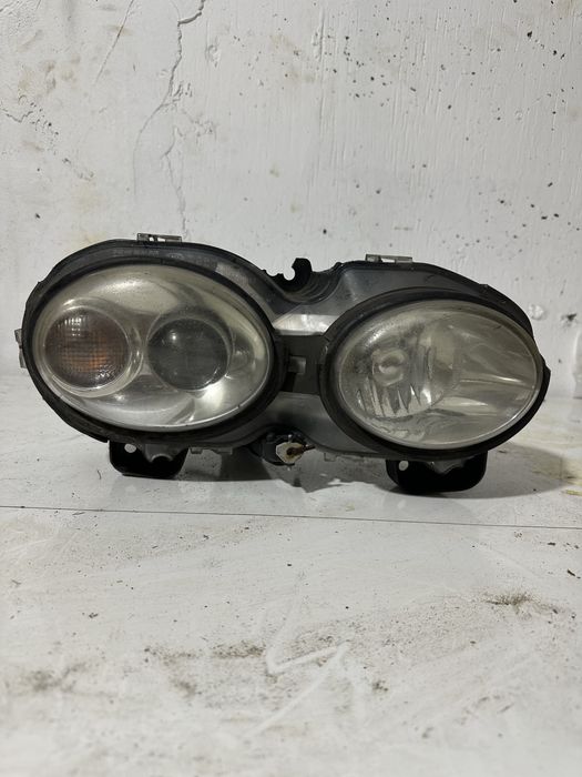 Фара на Jaguar X-Type