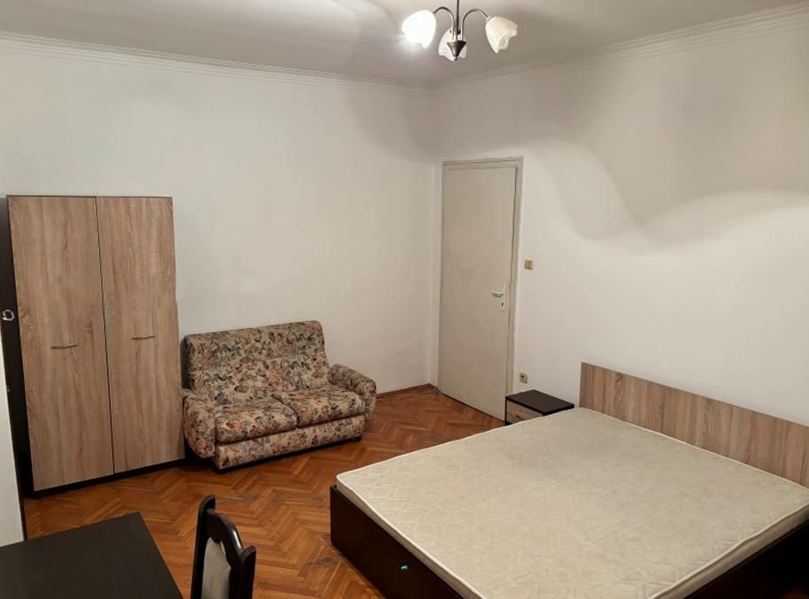 Дава се под наем Тристаен апартамент в София, Център - 108 кв.м за 665 € - Снимка #2
