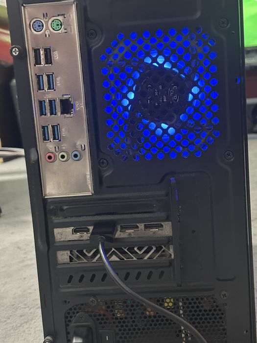 Компютър Radeon RX 5500 XT