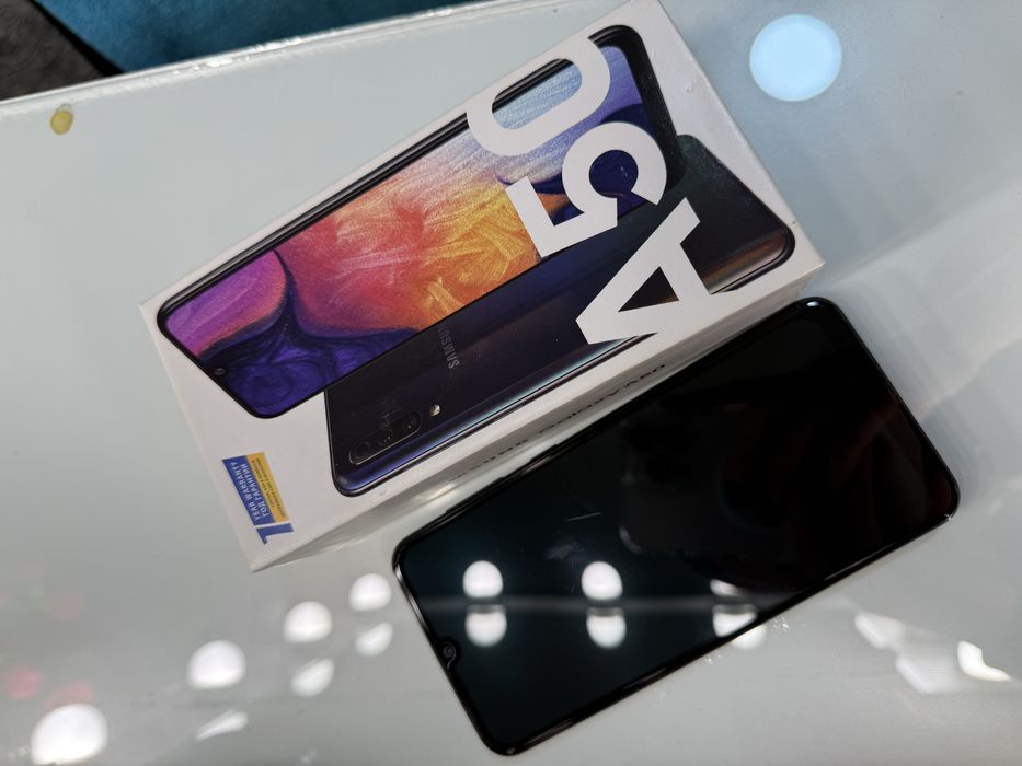 Телефон Samsung A50/64 gb