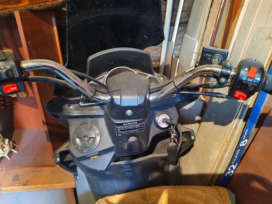 Мотоцикл MAXI 180сс