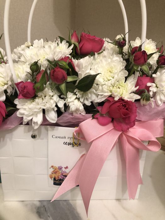 Цветы срочно за 4 тыс  -5 тыс тг район ана мен бала