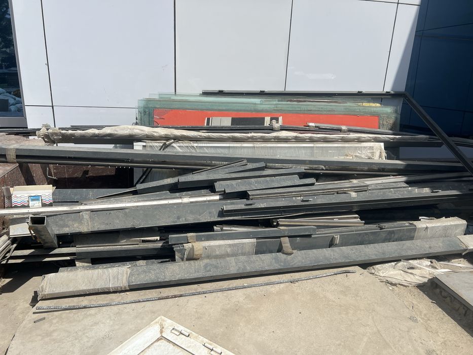 Ixcham akfa butka qilsa boladi uzi ochilib yopiladigan eshiklari bor