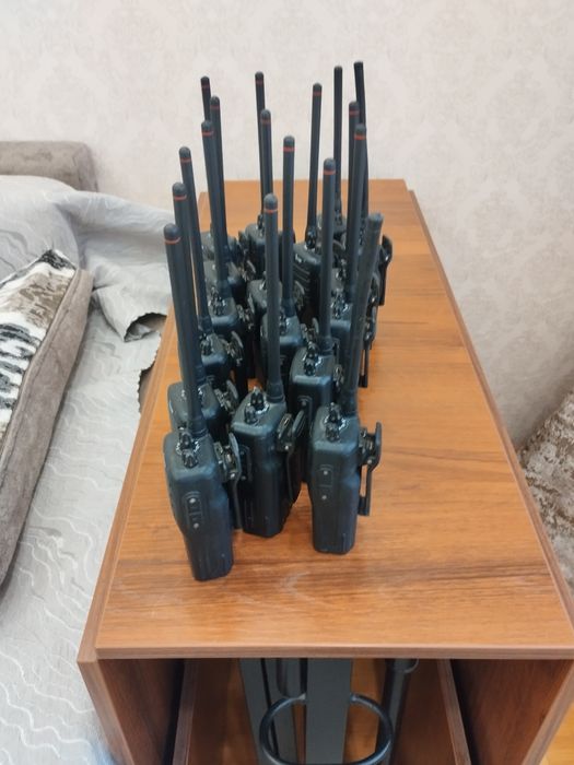 партия рации ICOM F-16