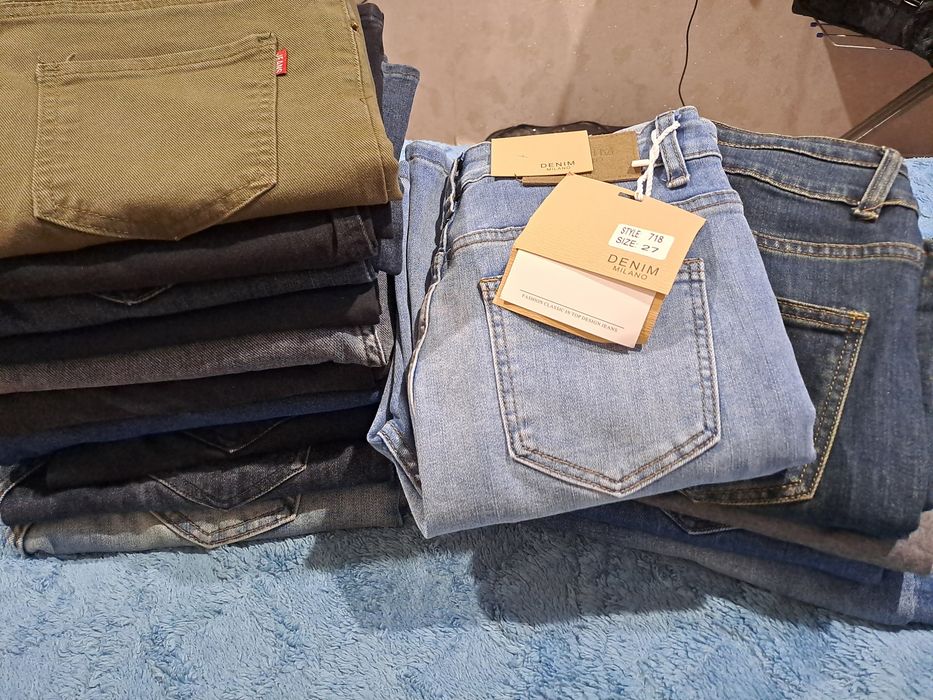 Продам джинсы ,парку