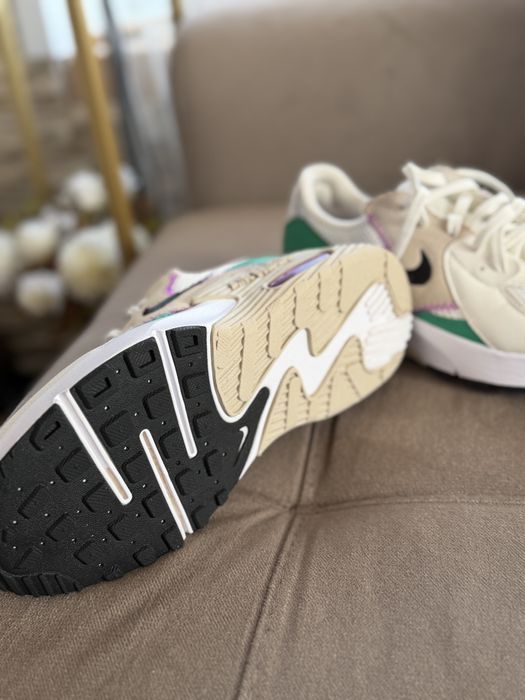 Продавам Nike Air Max Excee