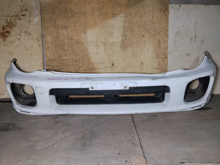 Бампер передний СЕДАН Subaru Impreza GD лупатка 00-02г Субару Импреза