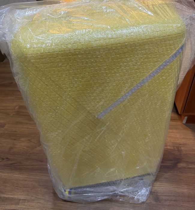 Продается новый комплект чемоданов