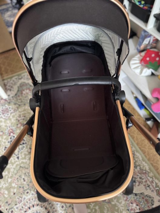 Детская коляска , в три положения.