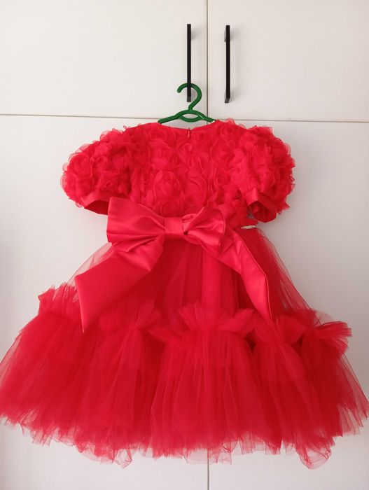 Платье праздничное новое