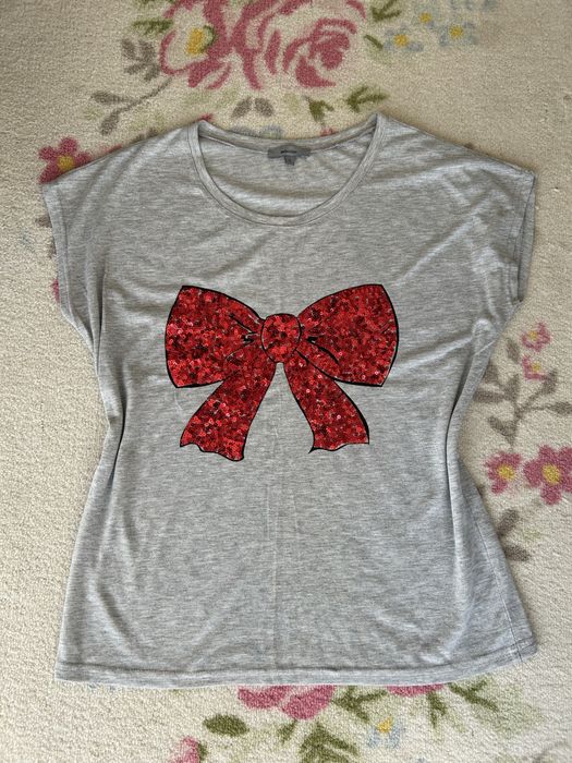 Продавам маркови тениски, размер S!