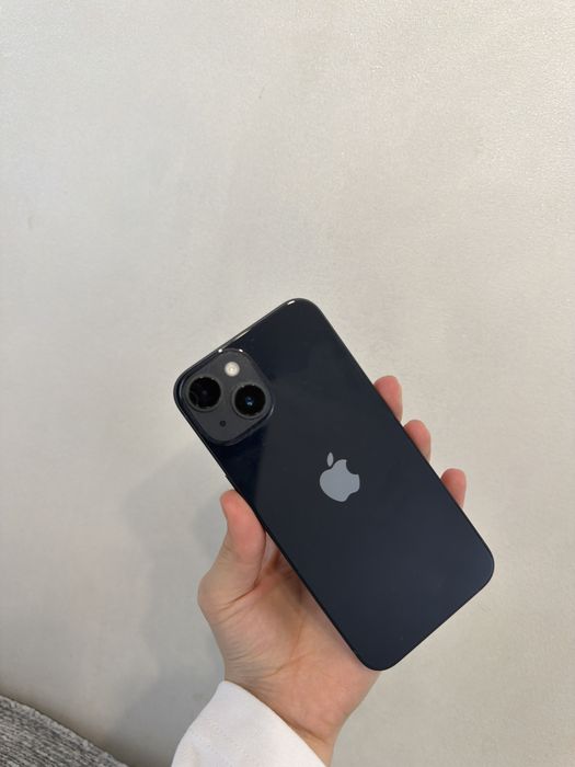 Apple iPhone 13 тёмно-синий — отличное состояние!