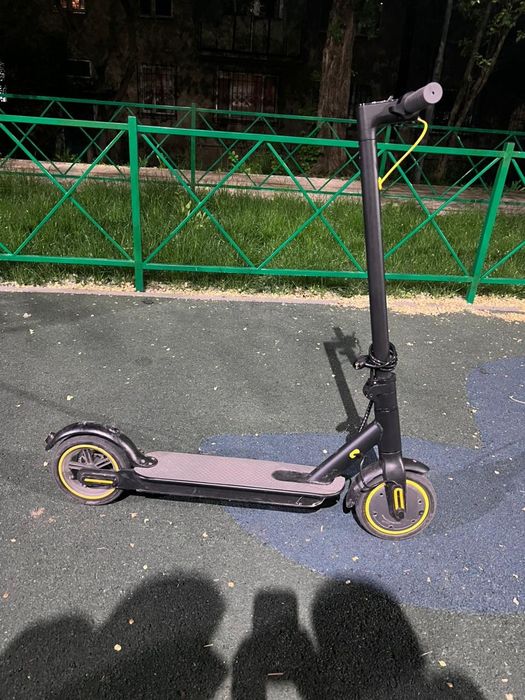 Продам электро самокат ninebote