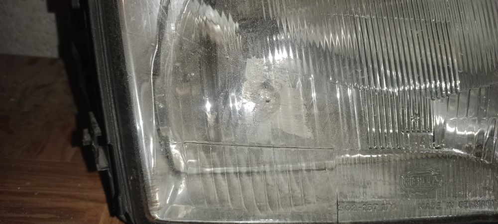 Фары Audi 100 C4