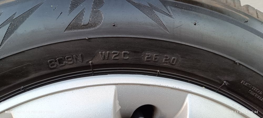 Зимни гуми Bridgestone 6мм.грайфер и резервна гума 195/65/15 WV 5x100
