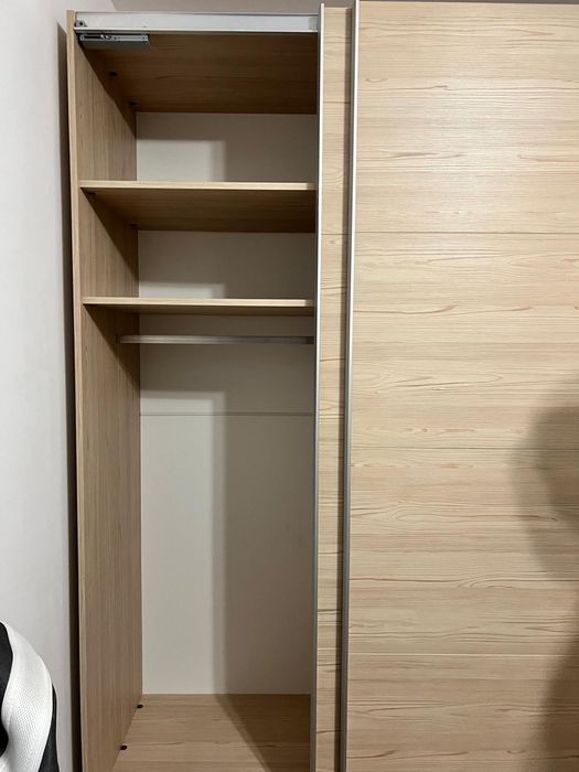 Гардероб с плъзгащи врати