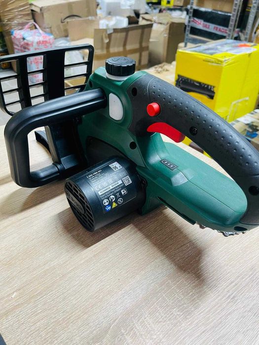 Drujba cu lanț Bosch UniversalChain 18, fără fir