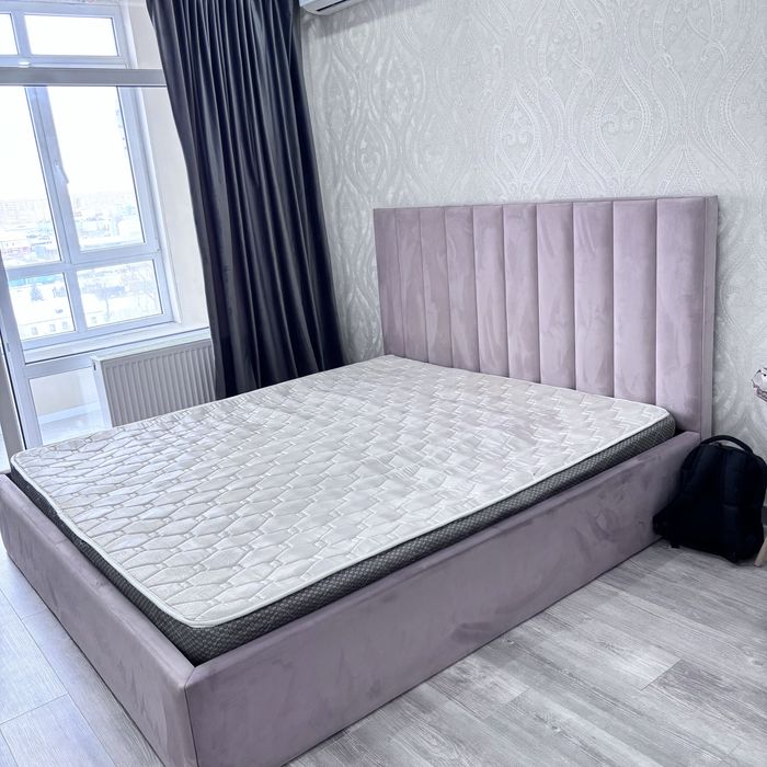 Двухспальная кровать 180/200, с матрассом